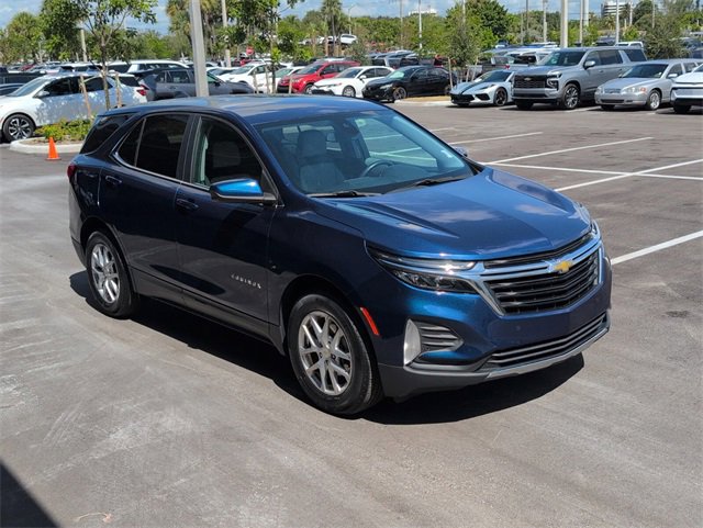 2022 Chevrolet Equinox LT photo 2