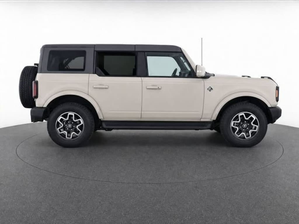 Used 2025 Ford Bronco Outer Banks SUV