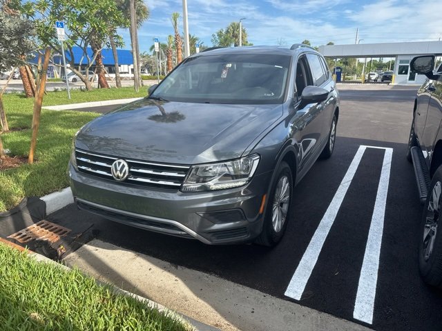 2020 Volkswagen Tiguan S photo 2