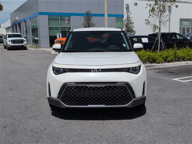 2023 Kia Soul LX photo 2