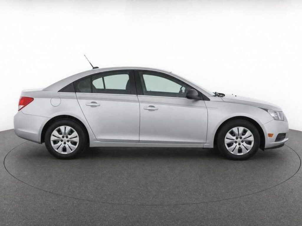 Used 2014 Chevrolet Cruze LS Car