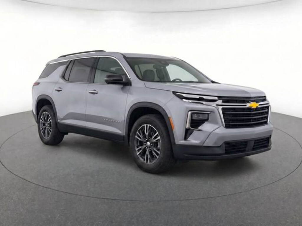 Used 2025 Chevrolet Traverse LT SUV