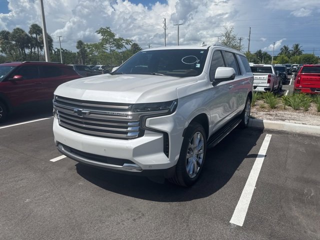 2022 Chevrolet Suburban High Country photo 3