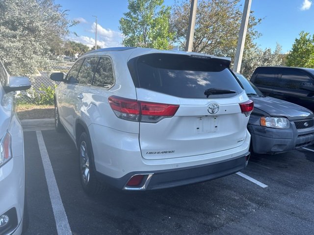 2019 Toyota Highlander Limited Platinum photo 3
