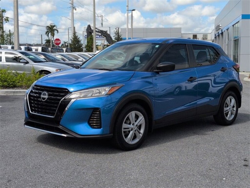 Used 2023 Nissan Kicks S
