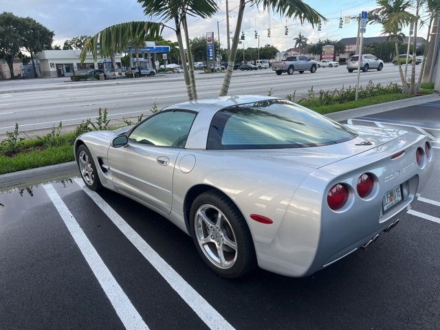 2000 Chevrolet Corvette photo 2