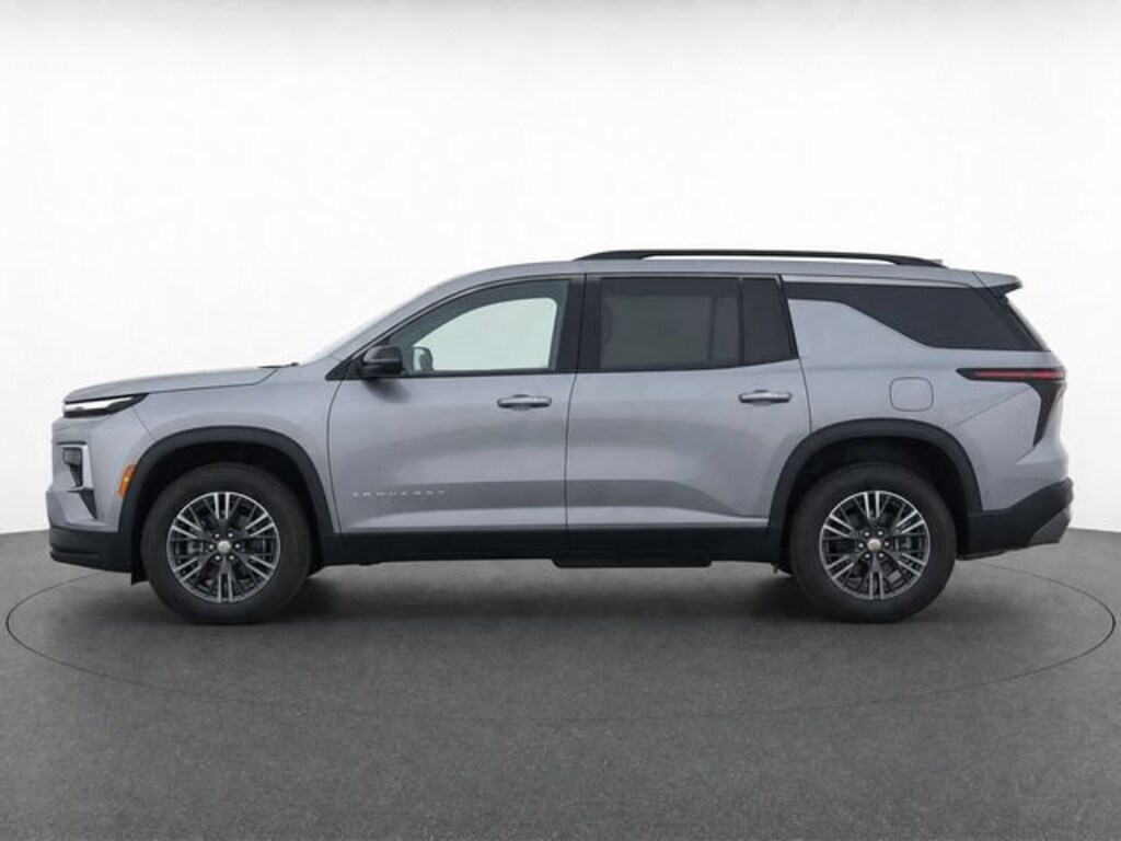 Used 2025 Chevrolet Traverse LT SUV