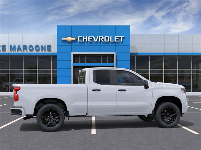 2026 Chevrolet Silverado 1500 Custom photo 3
