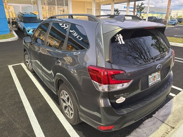 2021 Subaru Forester Premium photo 4