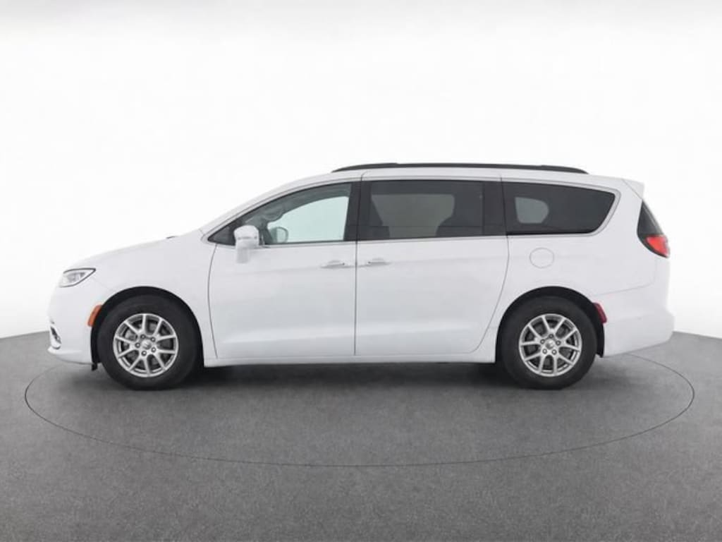 Used 2022 Chrysler Pacifica Touring L Minivan