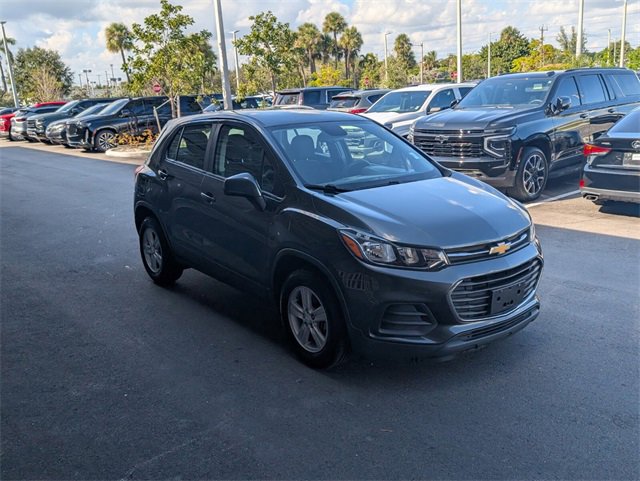 2019 Chevrolet Trax LS photo 2