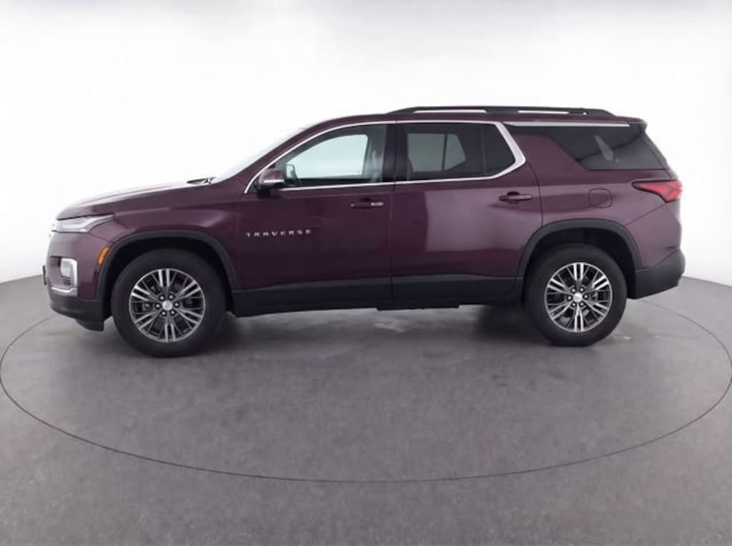 Used 2024 Chevrolet Traverse LT SUV