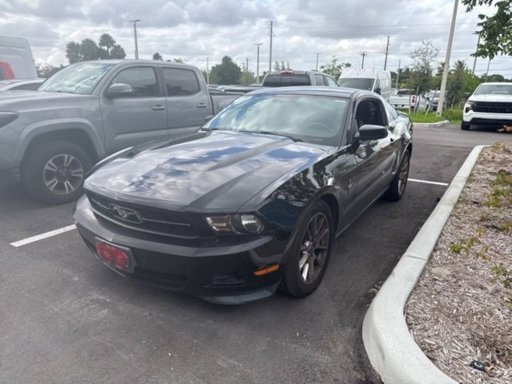 Used 2011 Ford Mustang V6