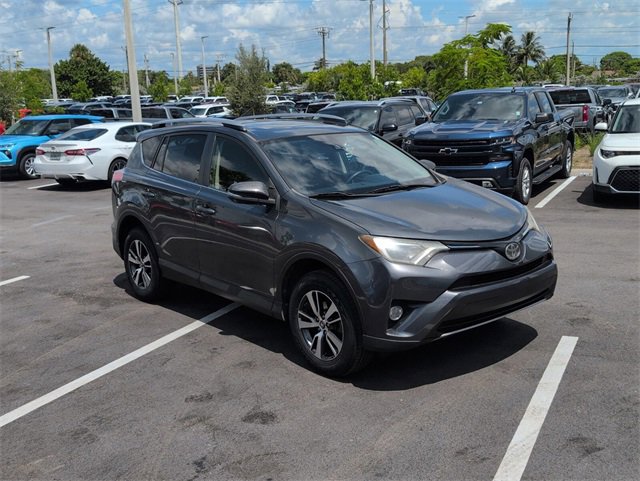 2018 Toyota RAV4 XLE photo 3