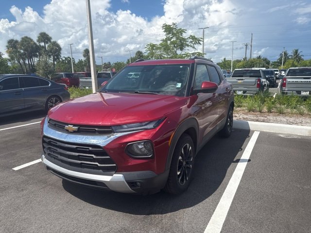2021 Chevrolet Trailblazer LT photo 2