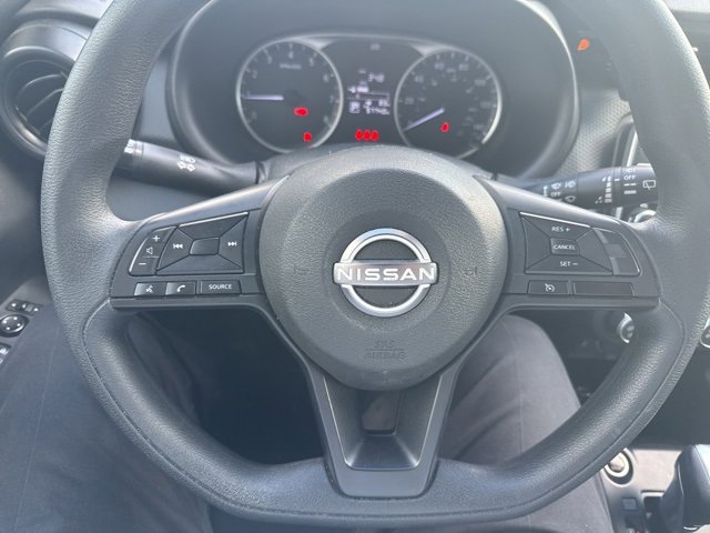 2023 Nissan Kicks S photo 4