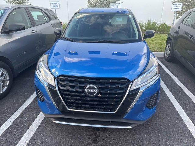 2023 Nissan Kicks S photo 2