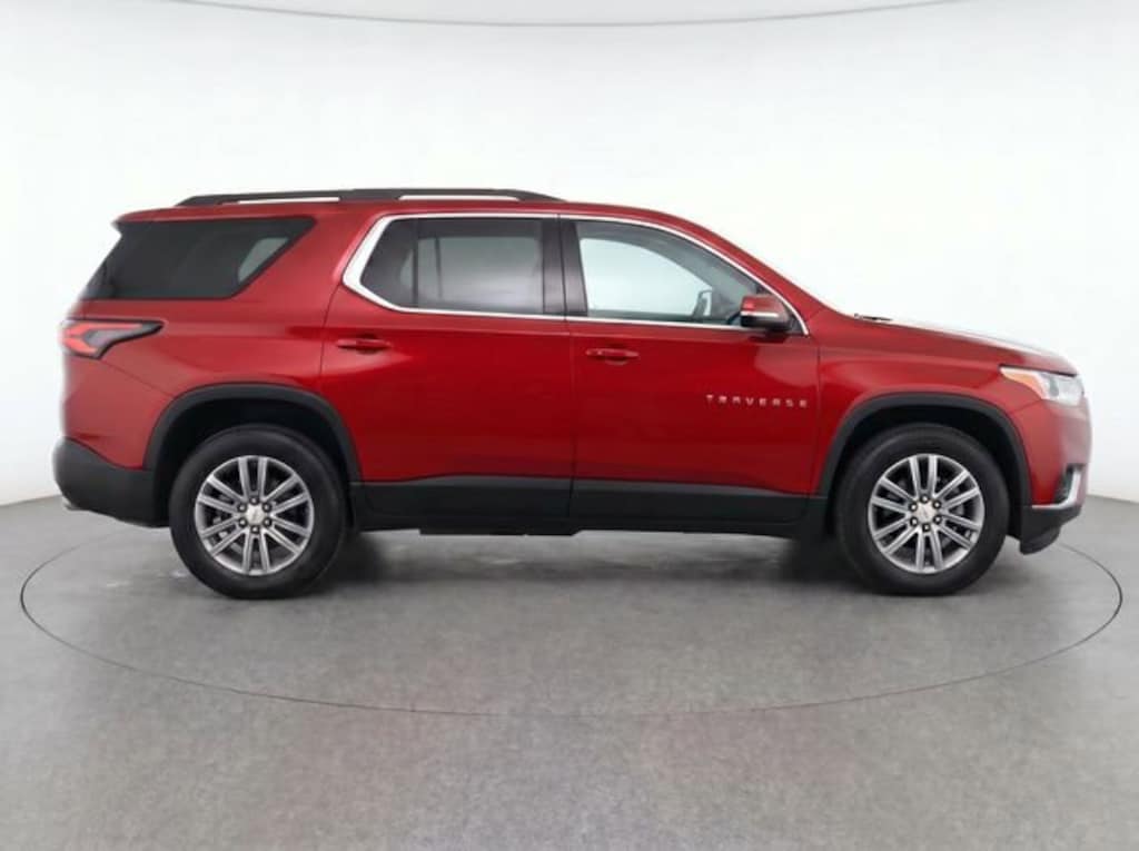 Used 2023 Chevrolet Traverse LT Cloth SUV