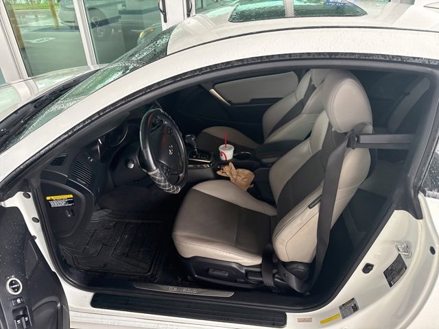 2013 Hyundai Genesis Coupe 2.0T Premium photo 2