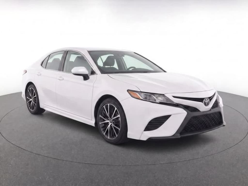 Used 2019 Toyota Camry SE Sedan
