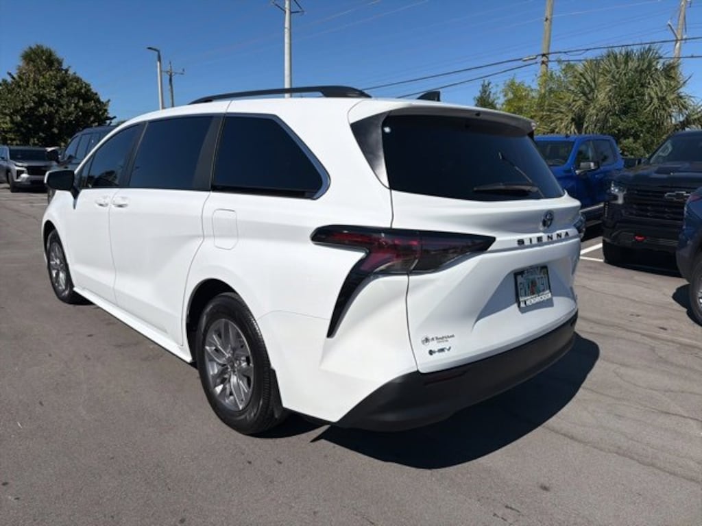 Used 2025 Toyota Sienna LE