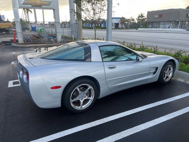 2000 Chevrolet Corvette photo 3