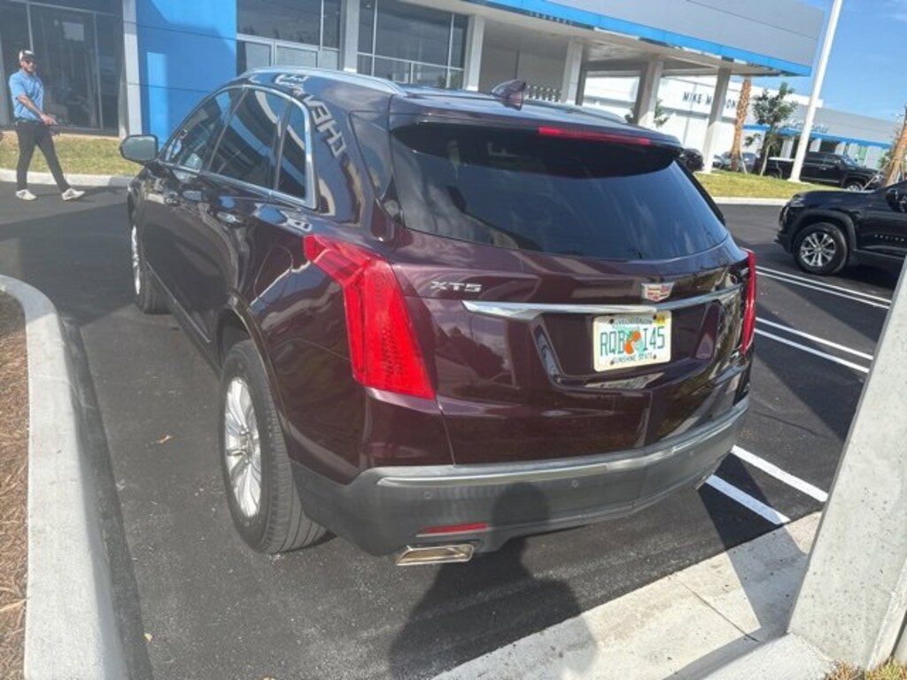 Used 2017 CADILLAC XT5 FWD SUV