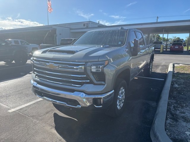 2024 Chevrolet Silverado 2500HD LTZ photo 3