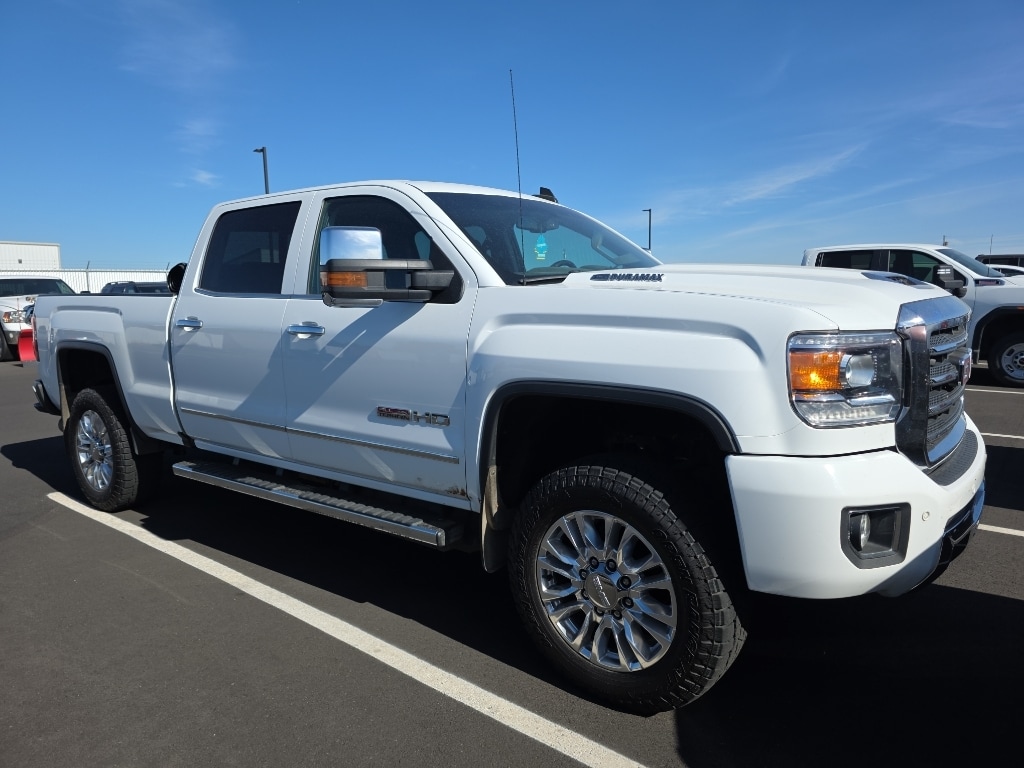 2017 GMC Sierra 4WD Crew Cab Standard Box SLT's photo