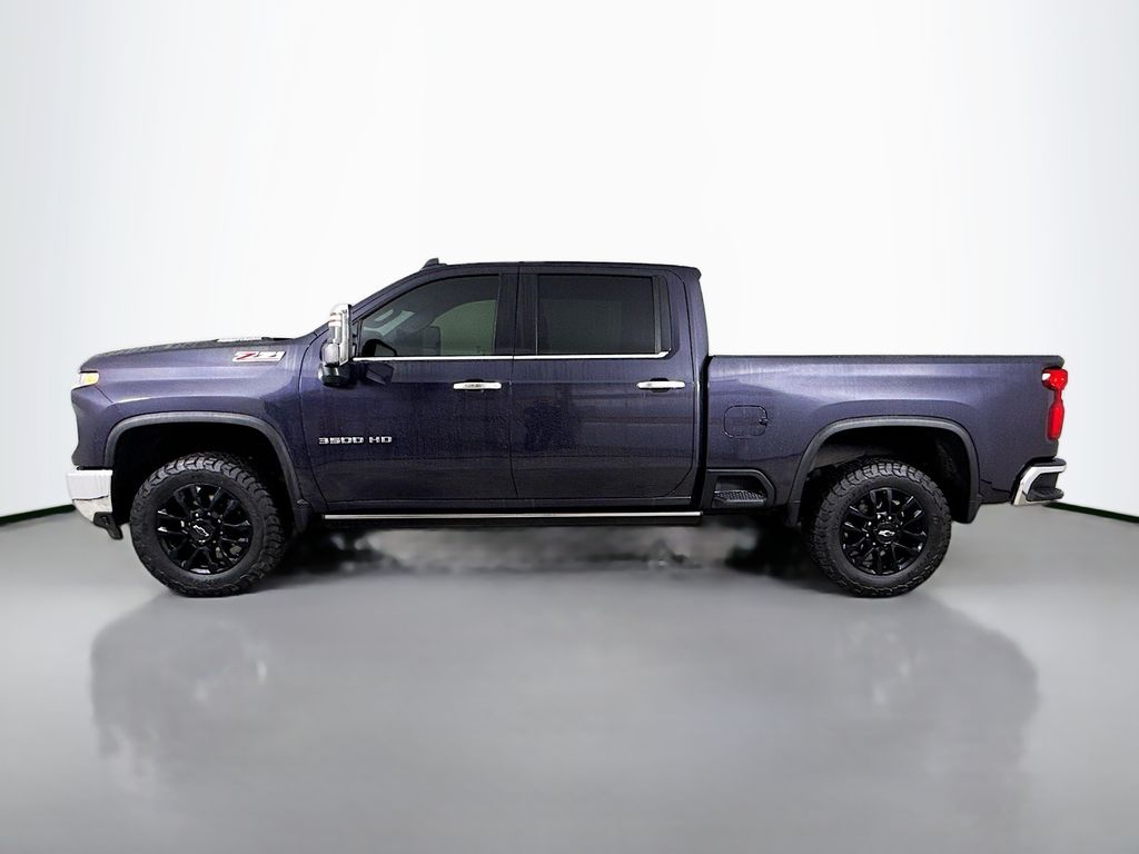 2024 Chevrolet Silverado 3500HD LTZ photo 4