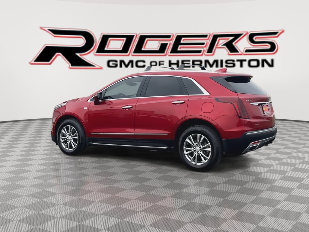 2022 Cadillac XT5 Premium Luxury photo 2