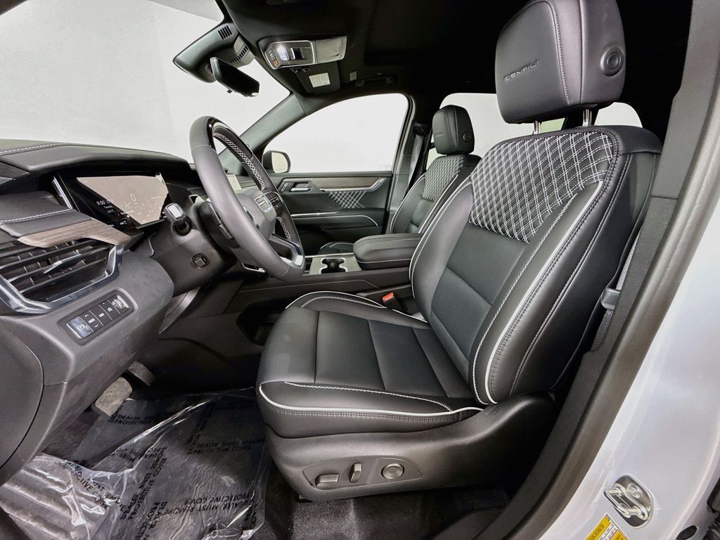2026 GMC Acadia Denali - Photo 25