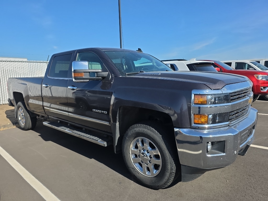 2015 Chevrolet Silverado HD LTZ 4WD Crew Cab Short Box SRW w R6Q's photo