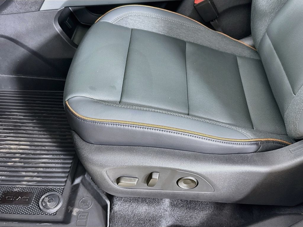 2027 GMC Acadia AT4 - Photo 20
