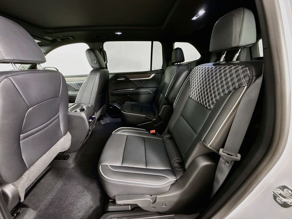 2026 GMC Acadia Denali - Photo 29