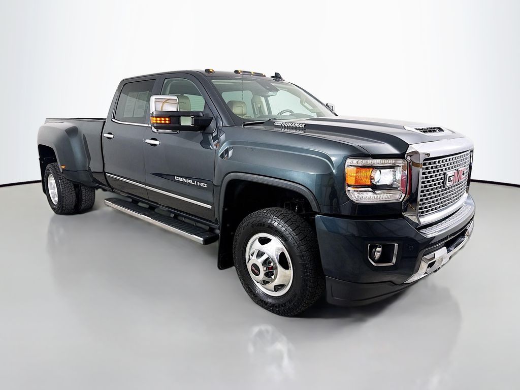 2017 GMC Sierra 4WD Crew Cab Long Box Denali's photo