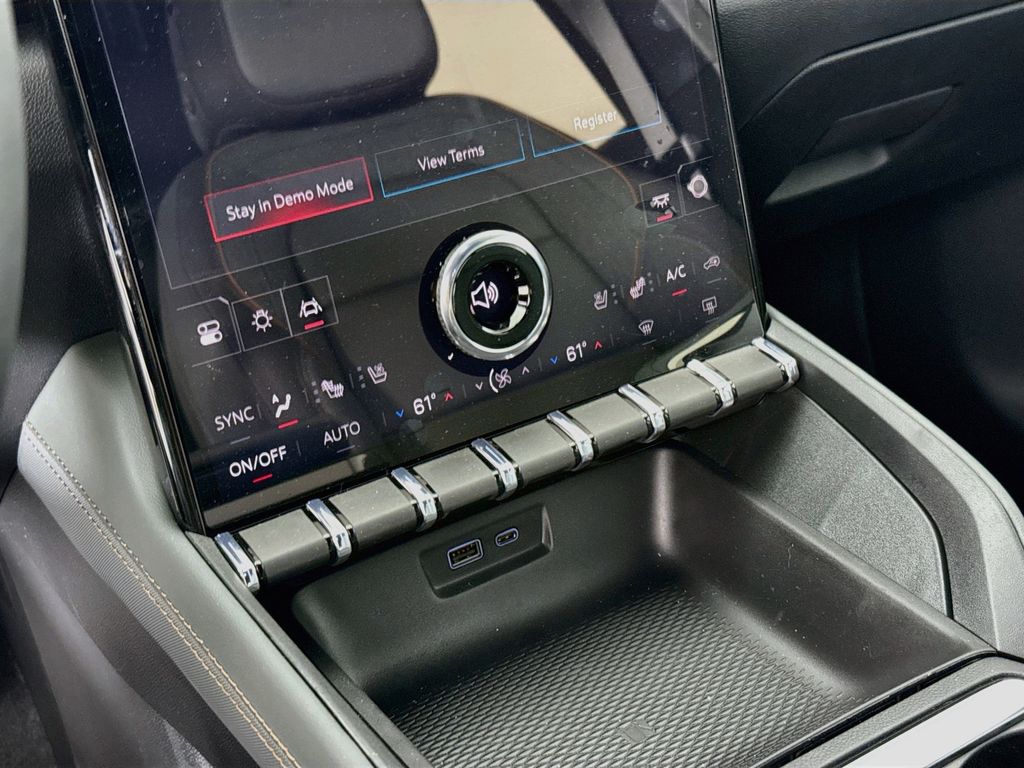 2027 GMC Terrain AT4 - Photo 17