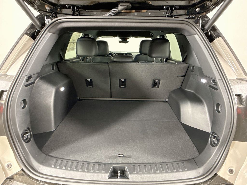2027 GMC Terrain AT4 - Photo 27