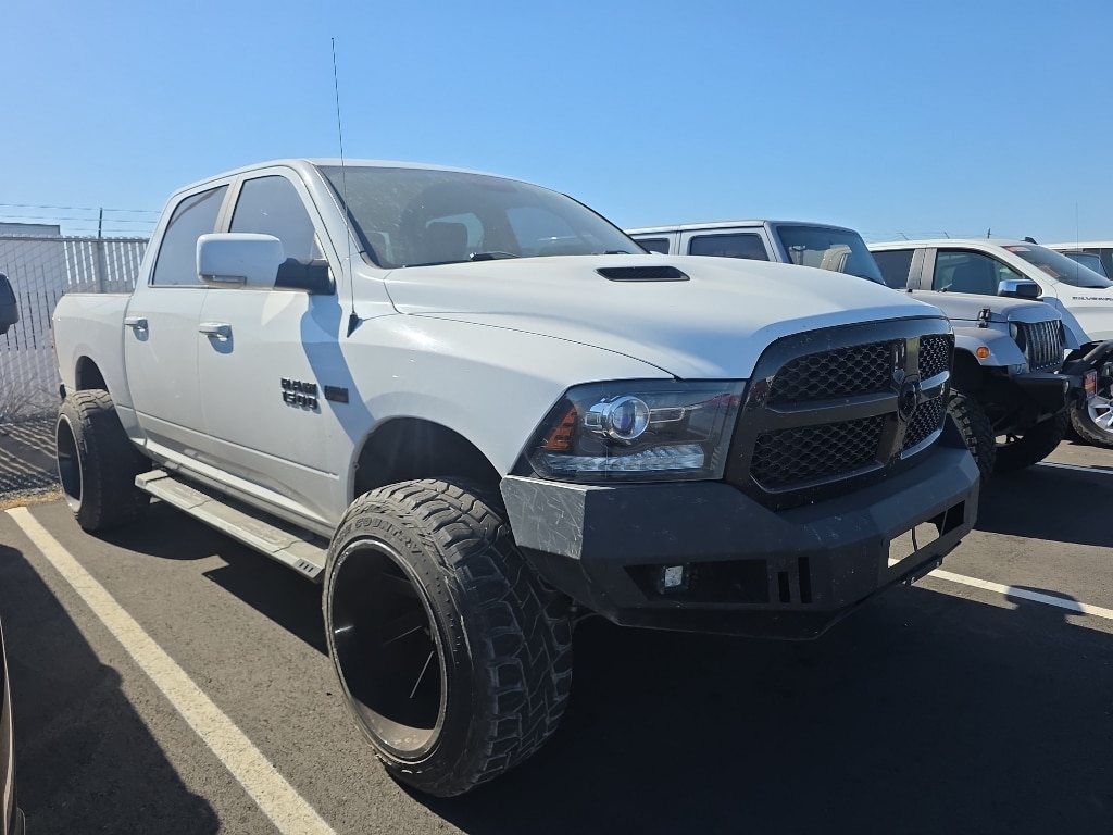 2017 RAM 1500 Night 4x4 Crew Cab 5'7's photo
