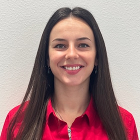 Staff member Shania Schultz from ID_f8f08b89eb85