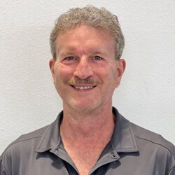 Staff member Kevin Willis from ID_9655fcaecde1