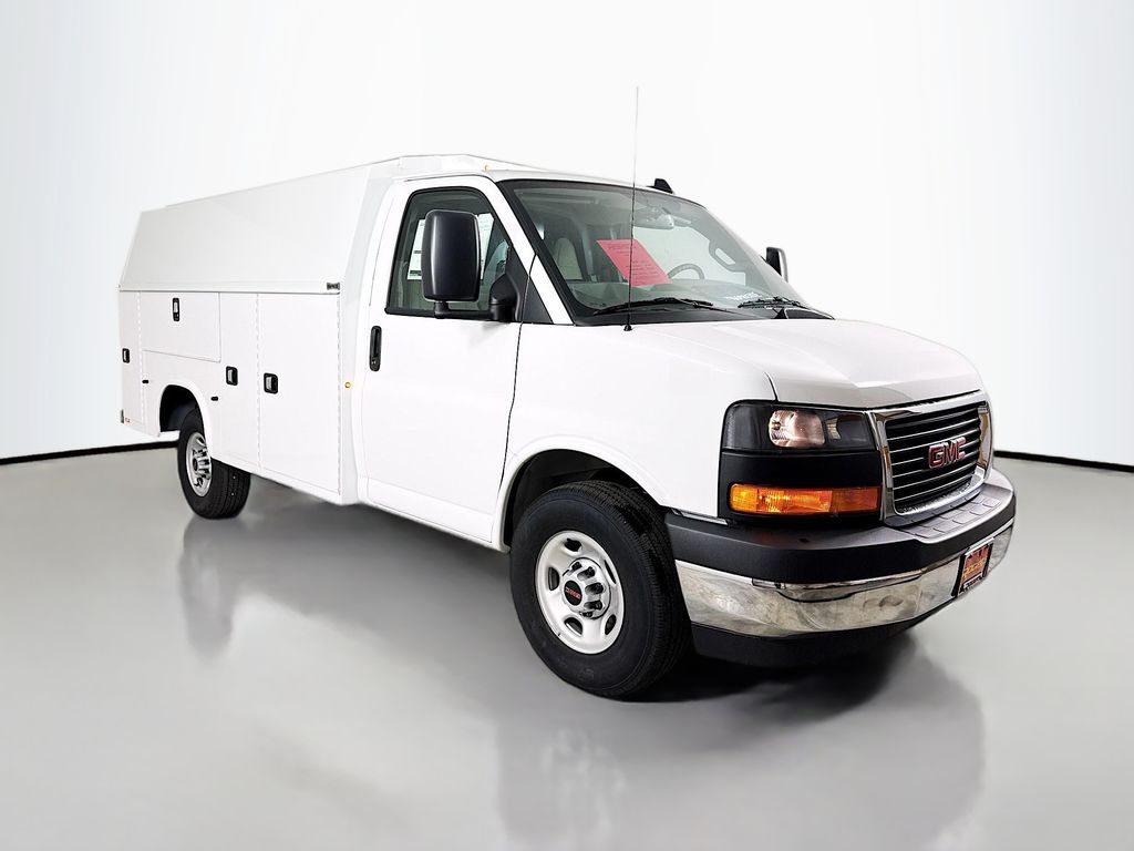 2025 GMC Savana Cutaway