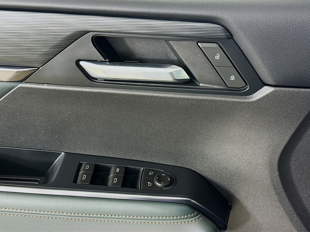 2026 GMC Acadia AT4 - Photo 21