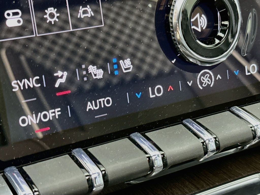 2026 GMC Acadia Denali - Photo 24
