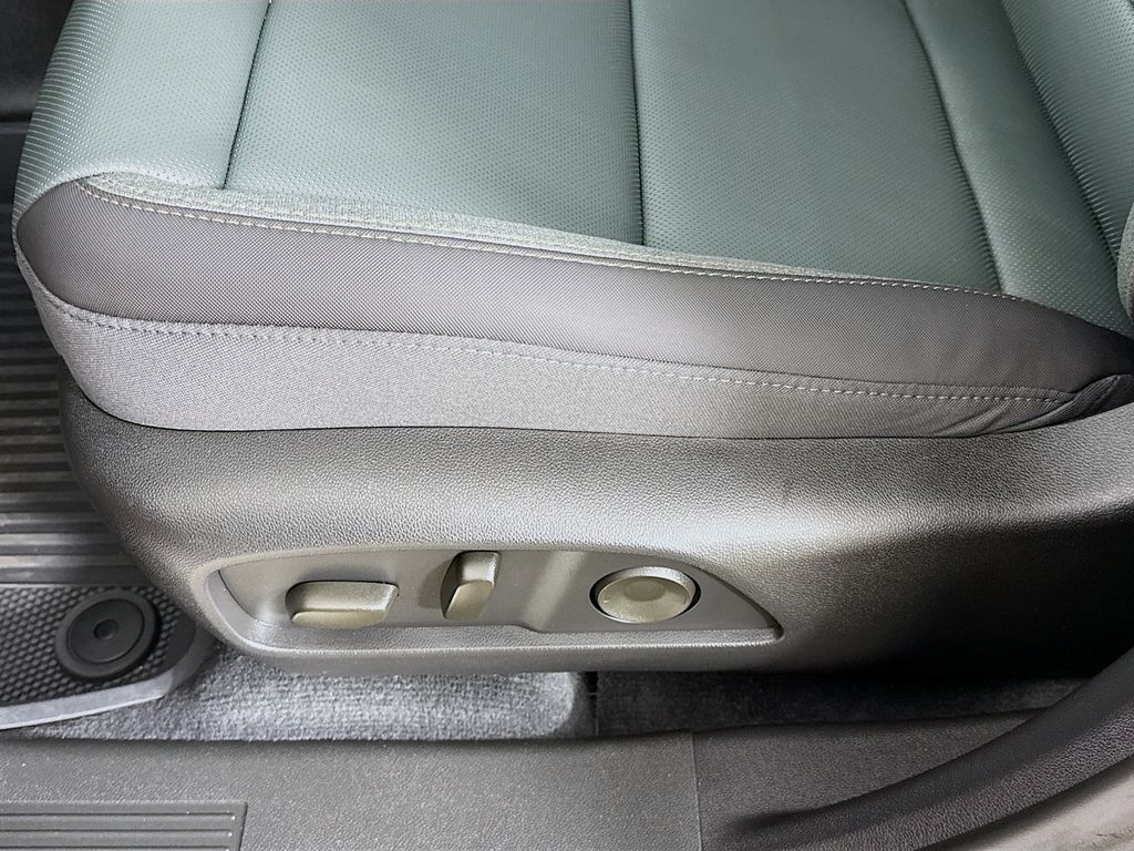 2026 GMC Terrain AT4 - Photo 21