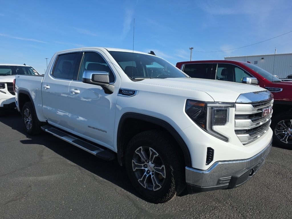 2023 GMC Sierra SLE 4WD Crew Cab Short Box's photo