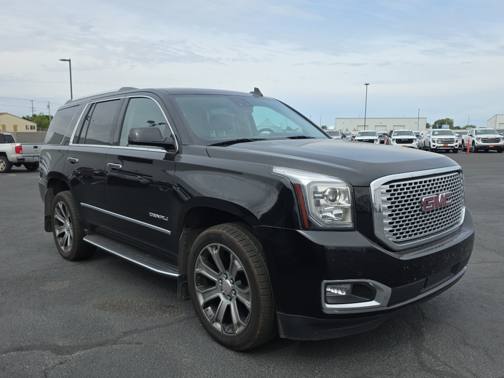 2017 GMC Yukon 4WD Denali's photo
