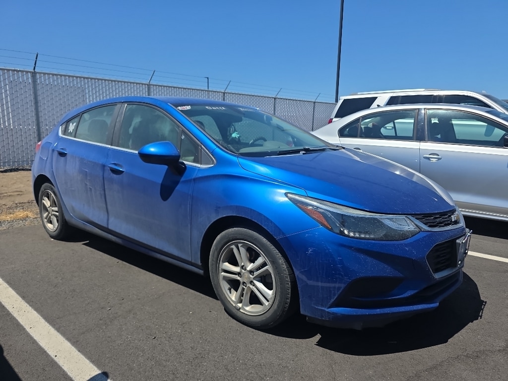 2018 Chevrolet Cruze LT Hatchback Auto's photo