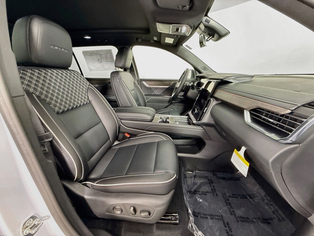 2026 GMC Acadia Denali - Photo 34