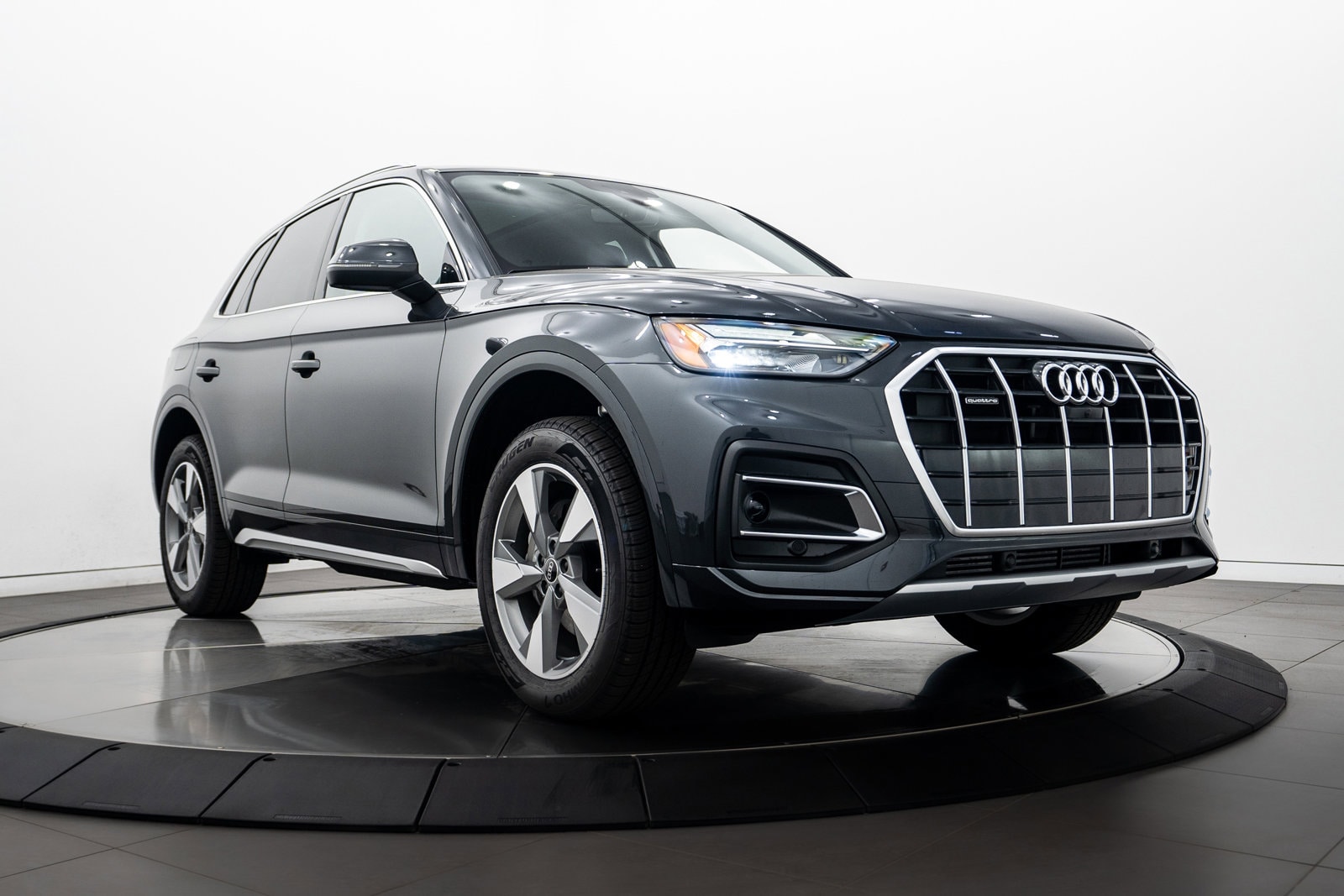 2024 Audi Q5 Premium Plus's photo
